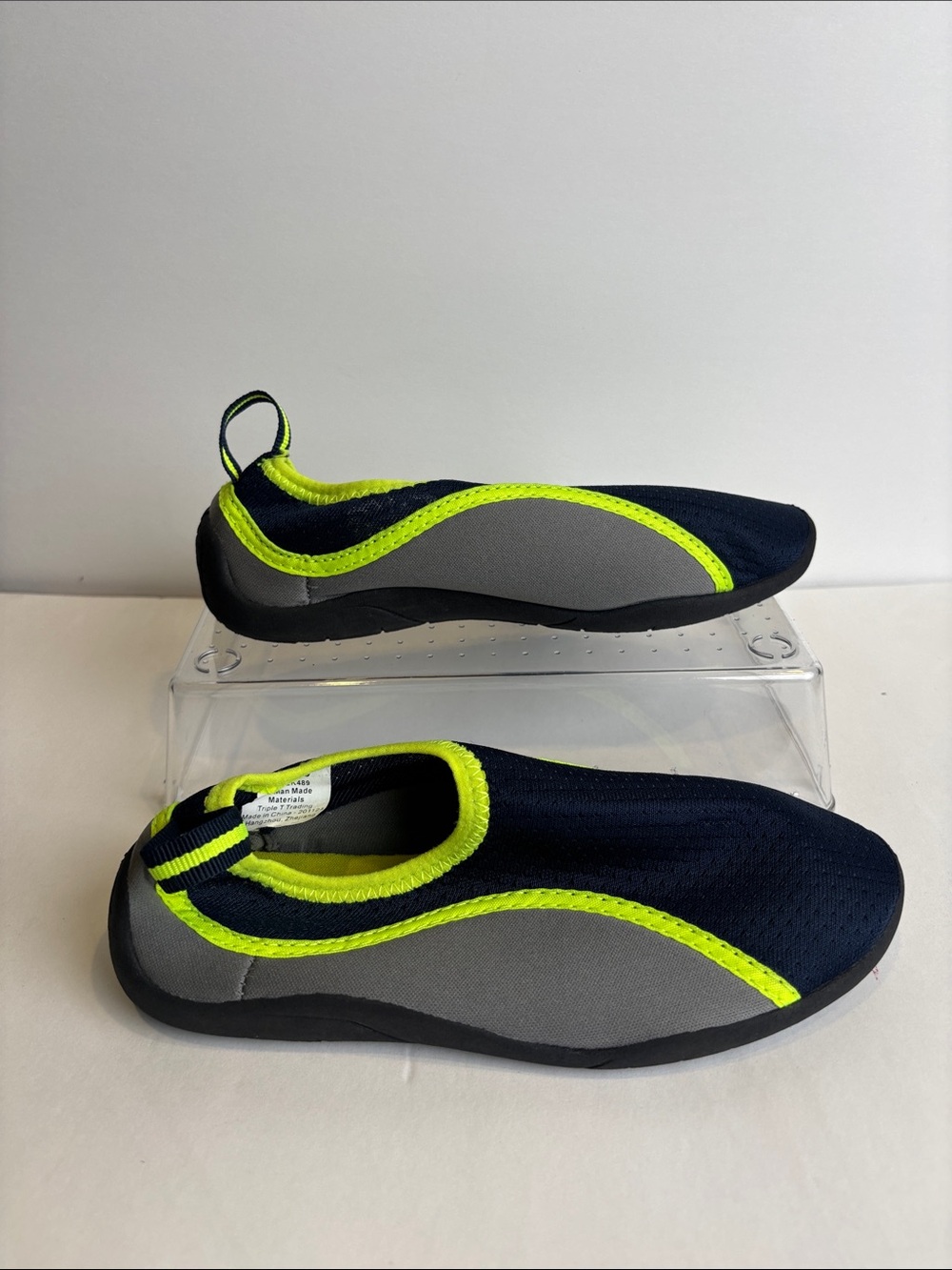 Sun Ray Boys Blue Gray Neon Yellow Water Shoes NWT  size 13